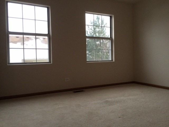 225 Acorn Dr - Photo 4 of 13