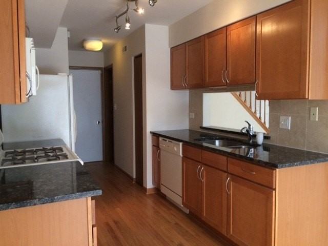 225 Acorn Dr - Photo 6 of 13