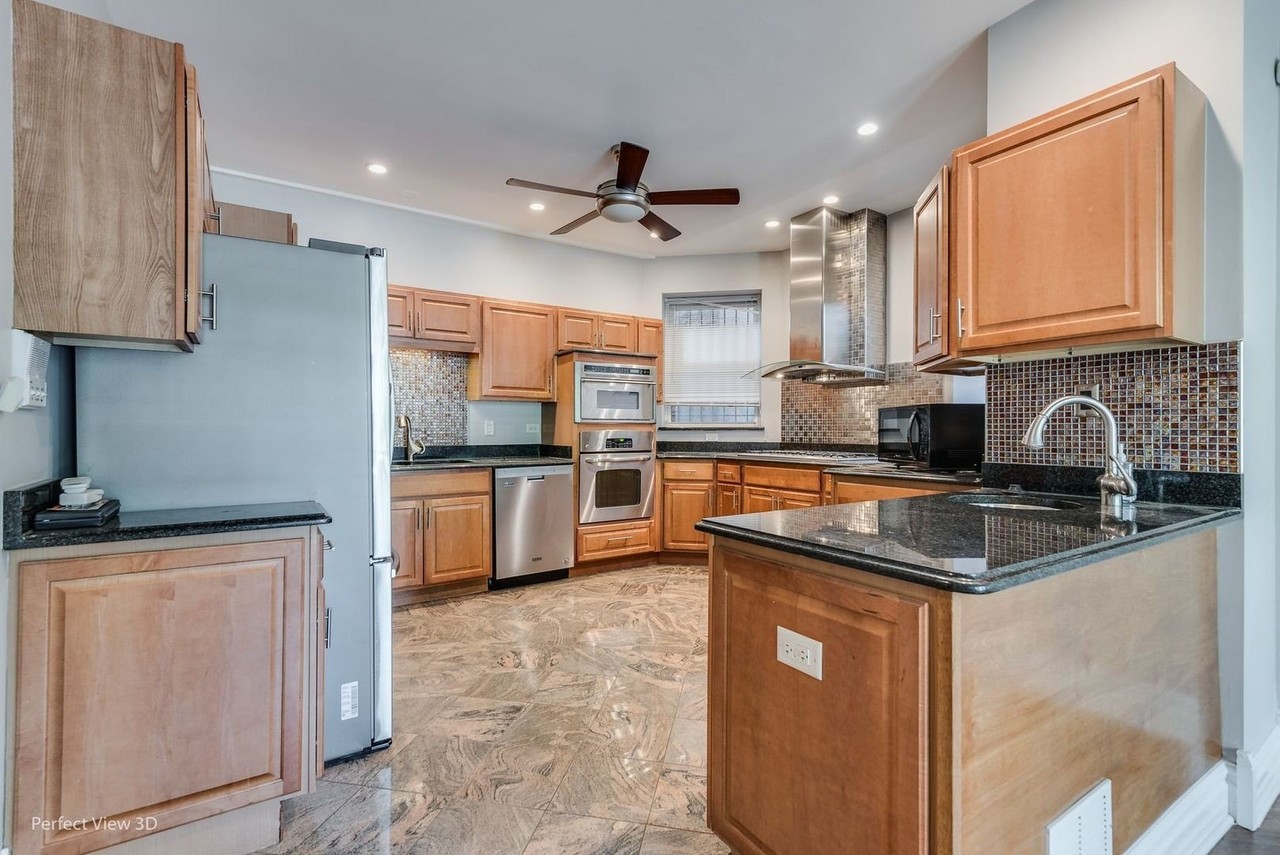 1437 N Washtenaw Ave #1 - Photo 4 of 23