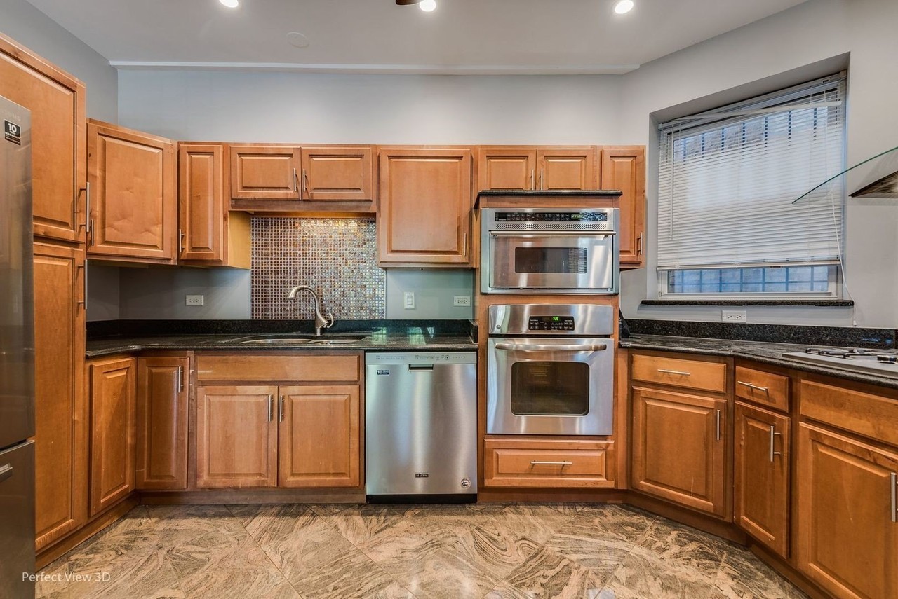 1437 N Washtenaw Ave #1 - Photo 6 of 23