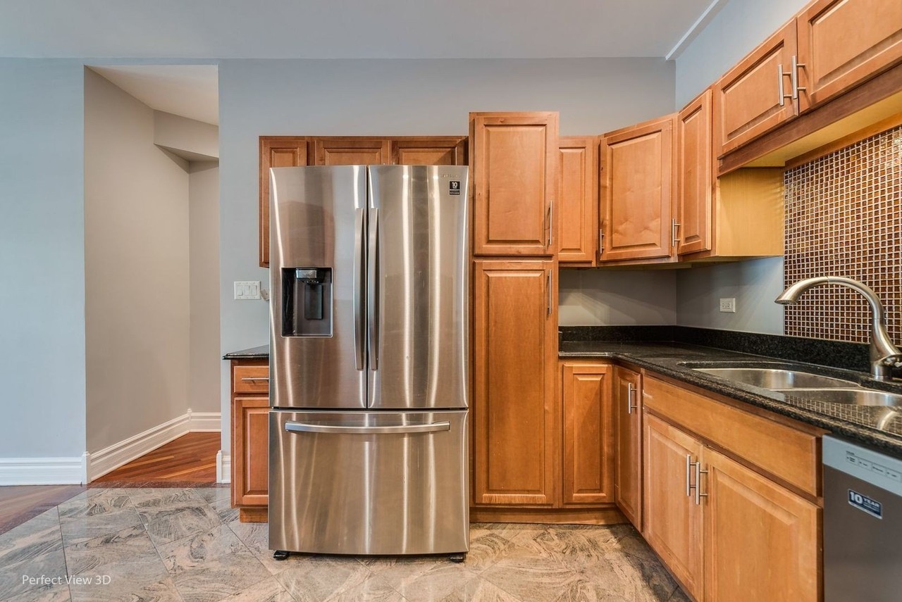 1437 N Washtenaw Ave #1 - Photo 7 of 23