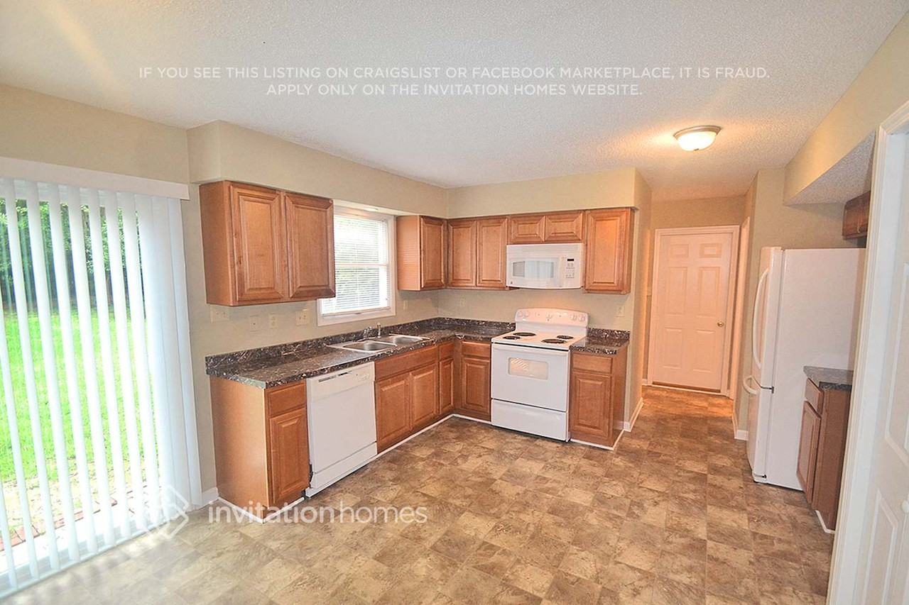 7241 Connan Ln - Photo 5 of 10