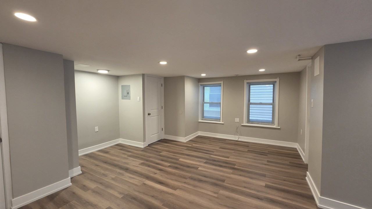 2235 W 21st Pl #B - Photo 3 of 13