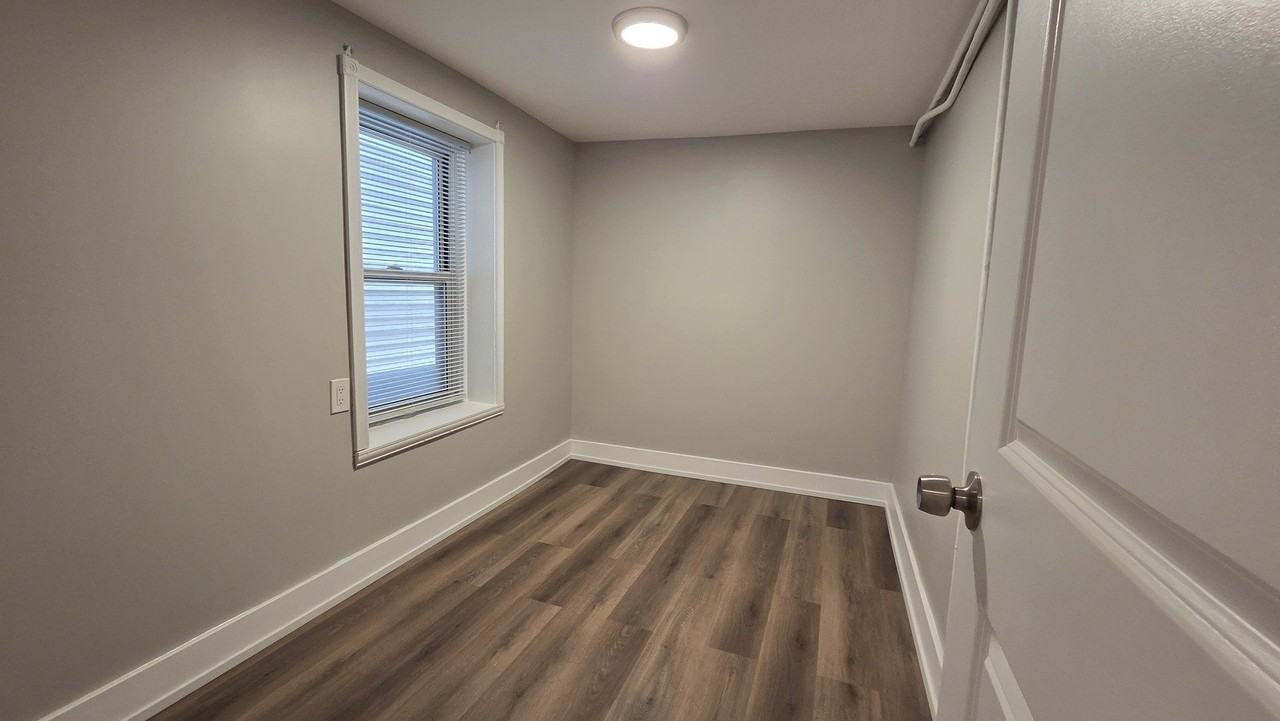 2235 W 21st Pl #B - Photo 5 of 13