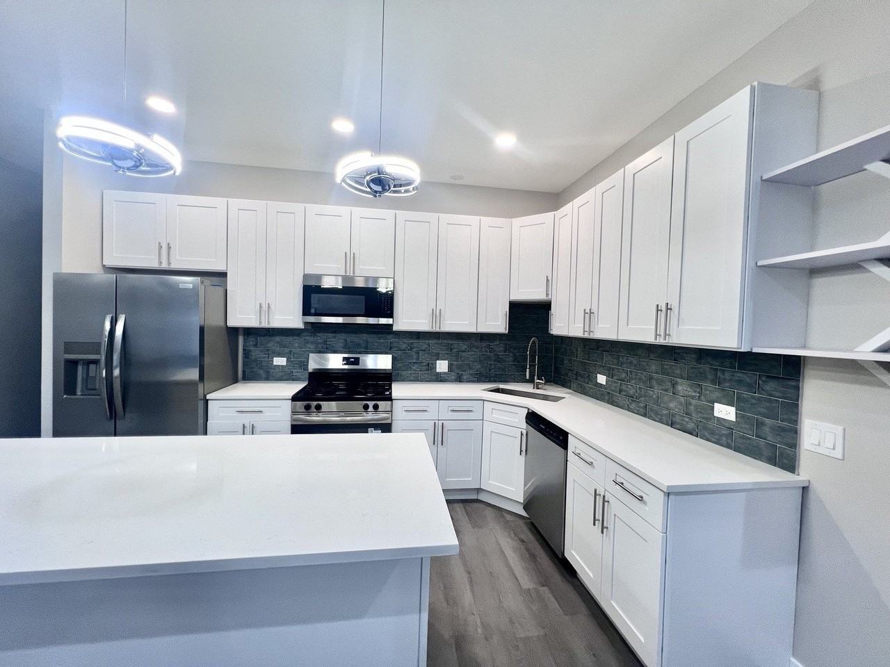 5549 N Lincoln Ave #1 - Photo 6 of 14