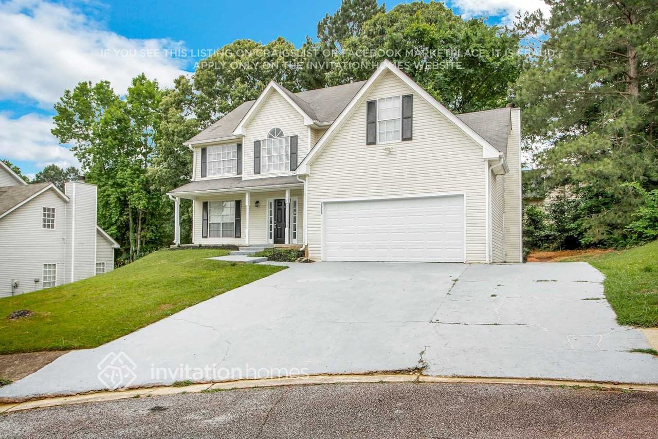 2948 Woody Ct - Photo 3 of 26