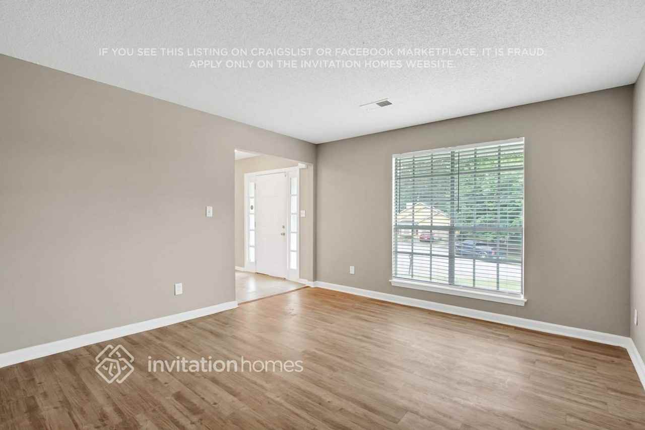 2948 Woody Ct - Photo 4 of 26
