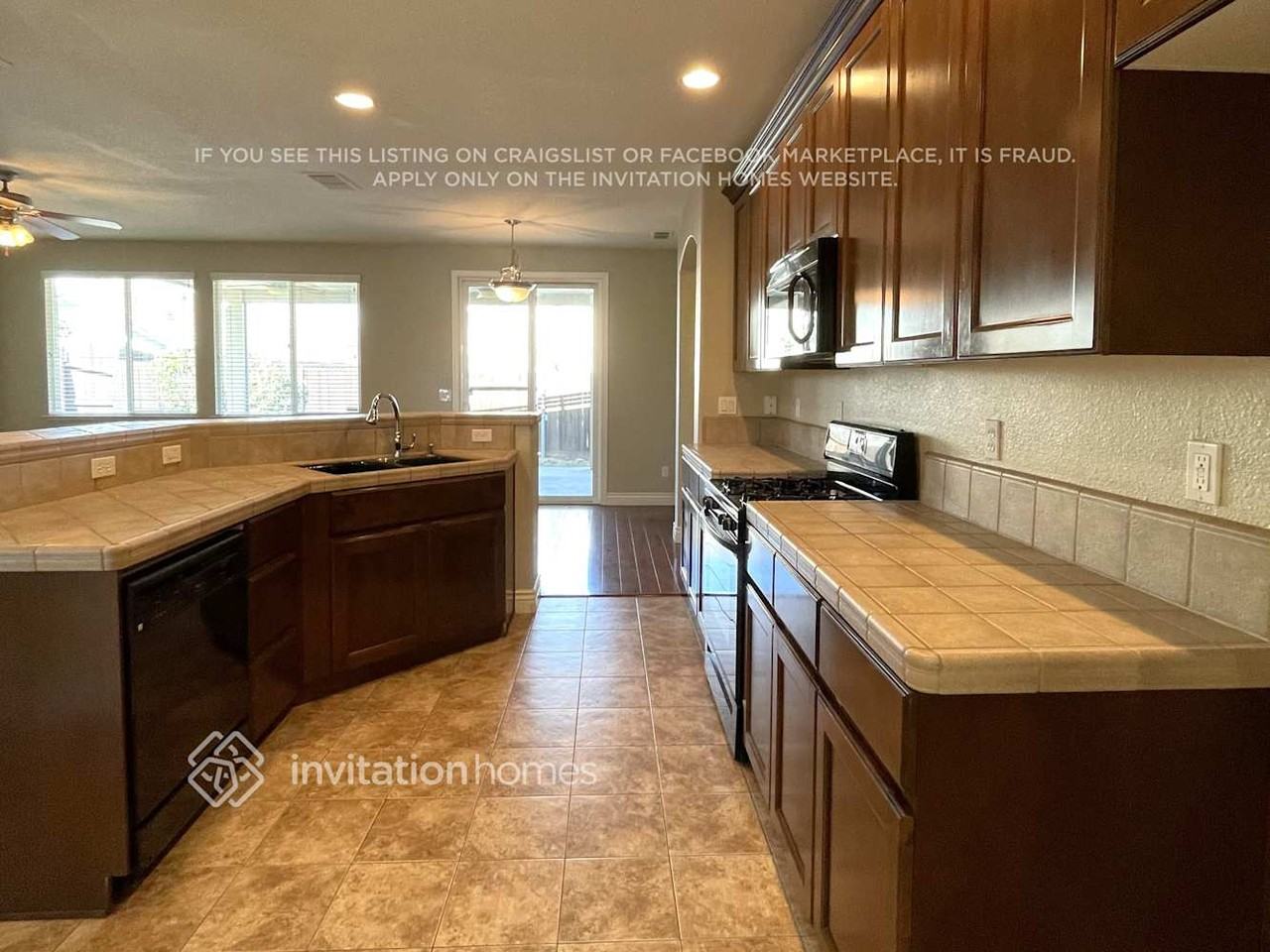 465 Elmwood Ct - Photo 4 of 13