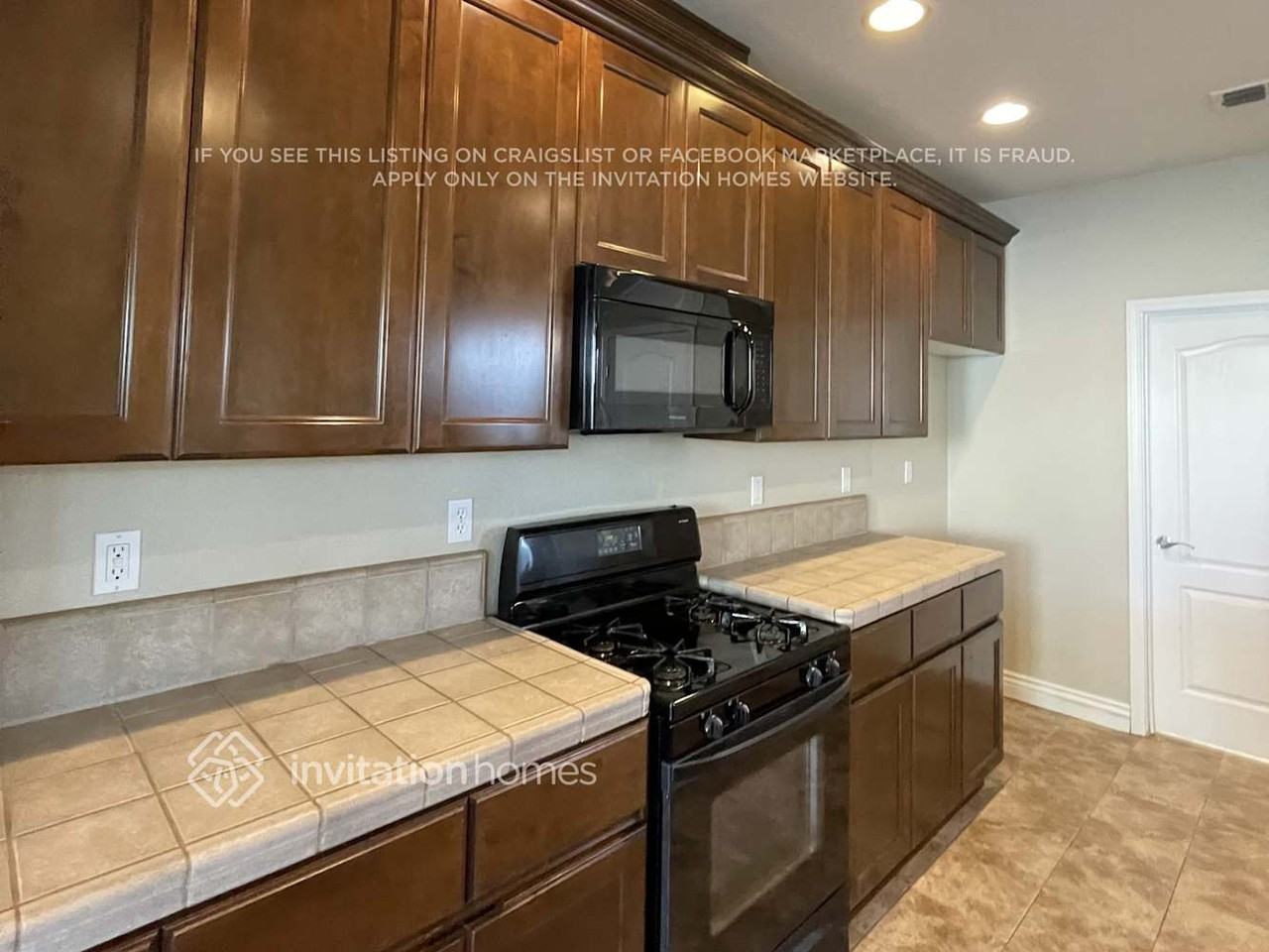 465 Elmwood Ct - Photo 5 of 13