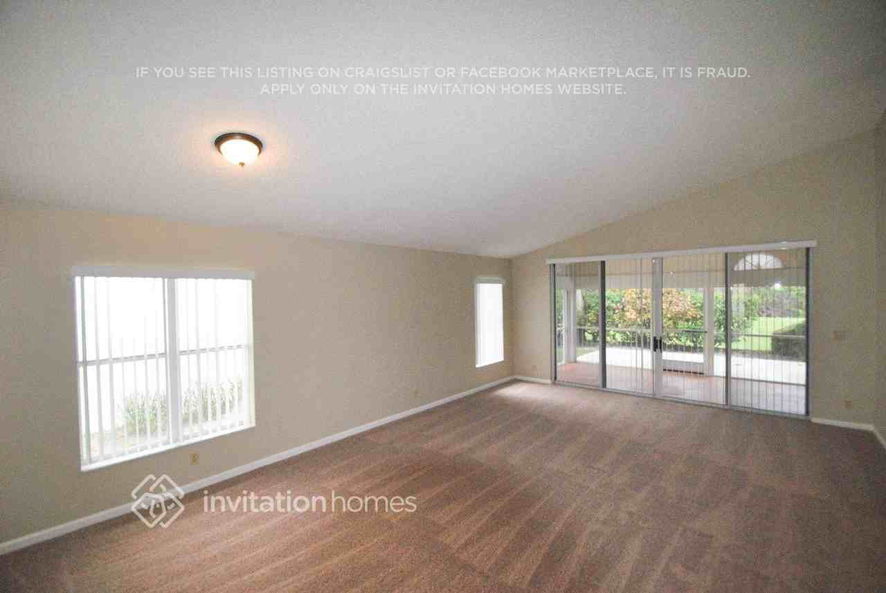 670 W Clearbrook Cir - Photo 5 of 12