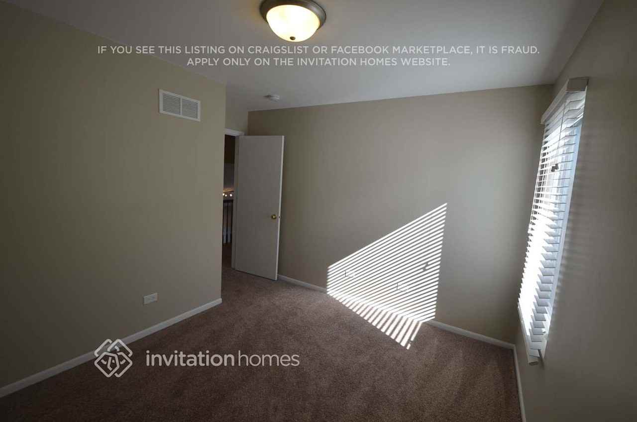 1706 Lake Pointe Dr - Photo 2 of 5