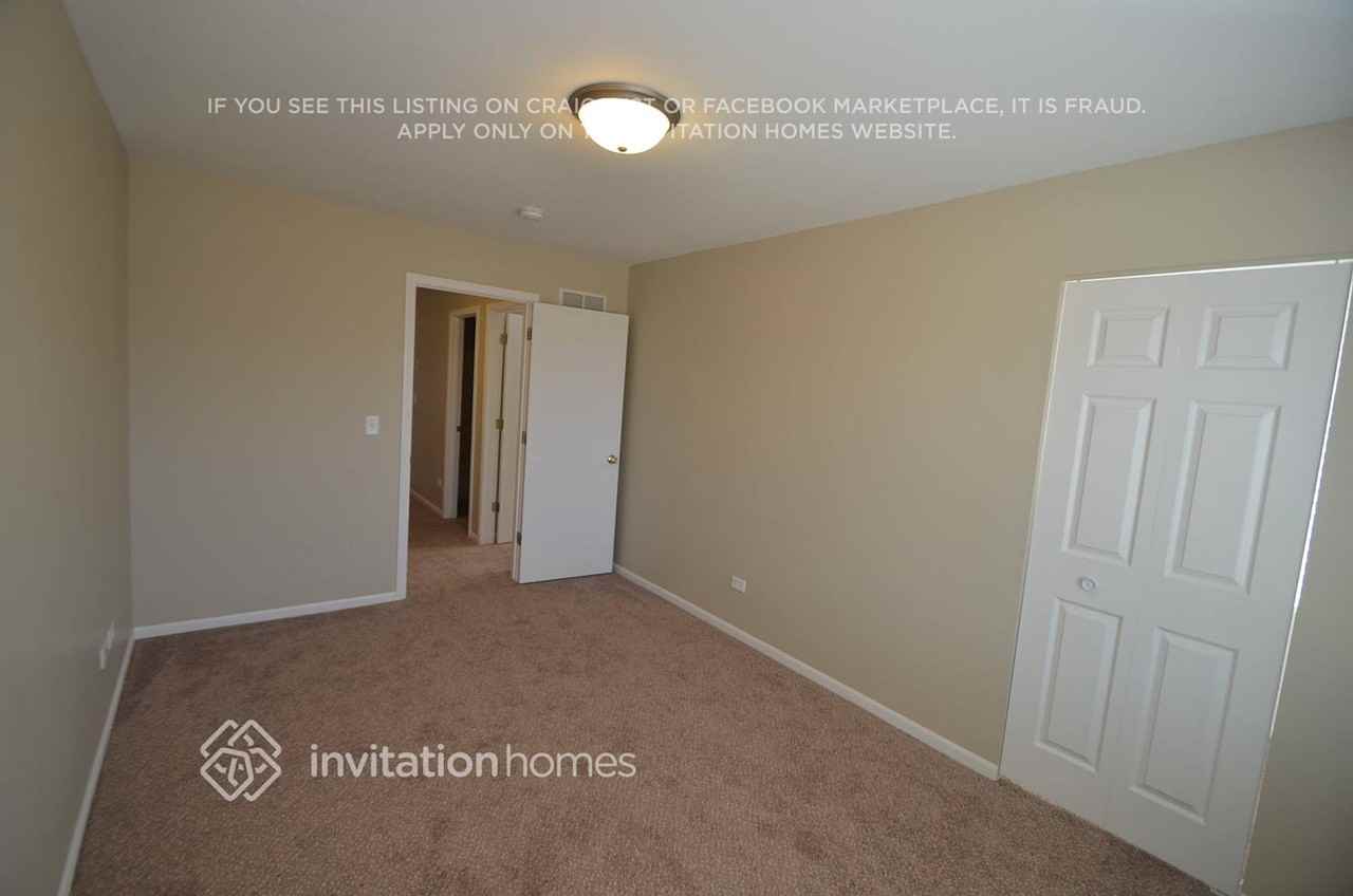 1706 Lake Pointe Dr - Photo 3 of 5