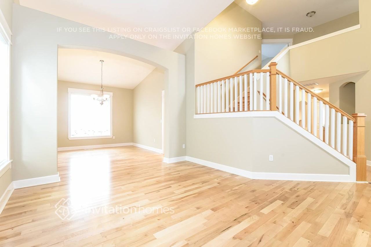 17114 139th Ave E - Photo 2 of 17
