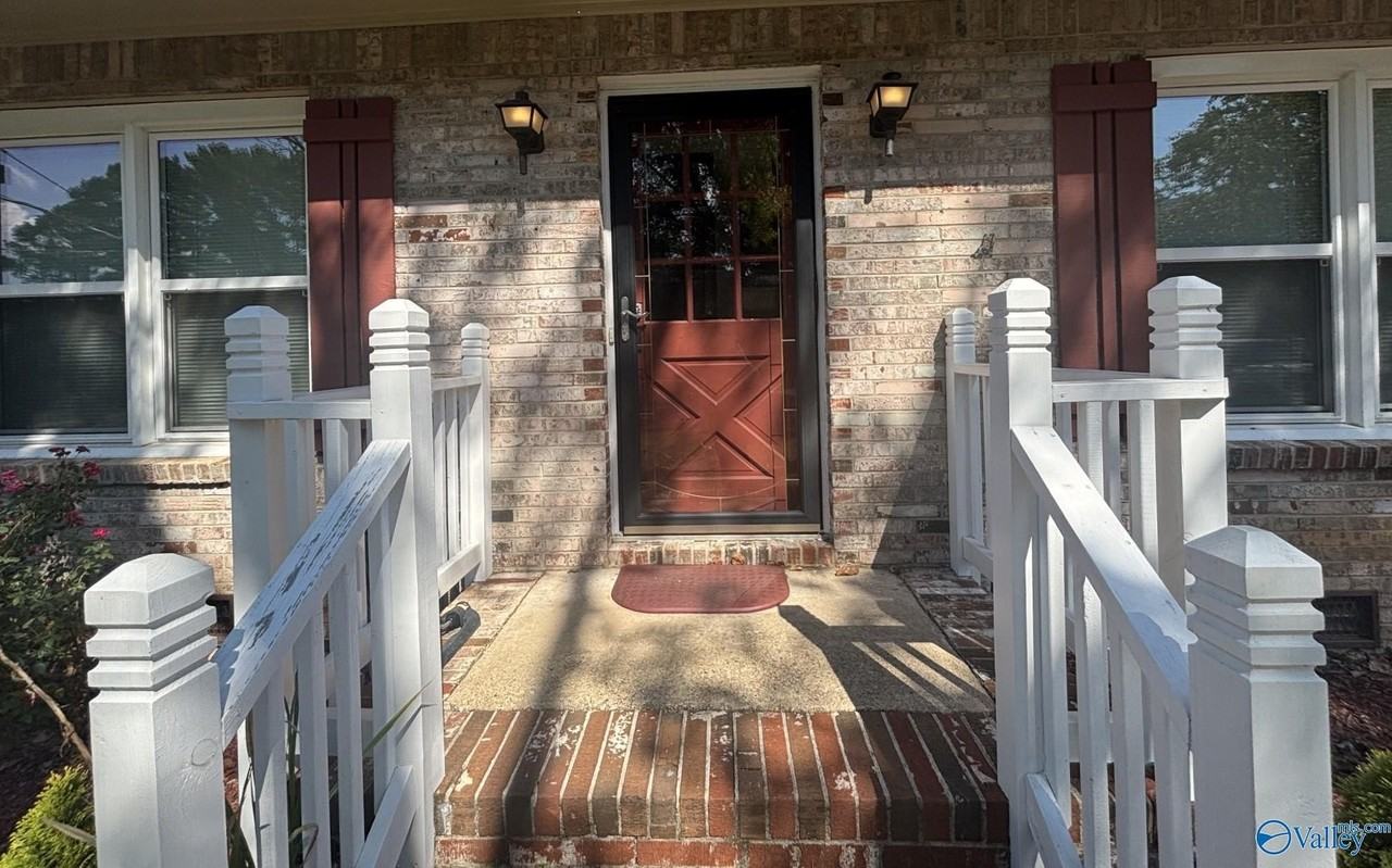 2519 Excalibur Dr Se - Photo 2 of 28