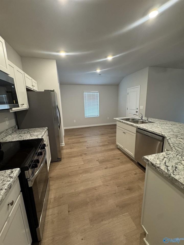 305 Spanish Moss Court - Photo 6 of 23