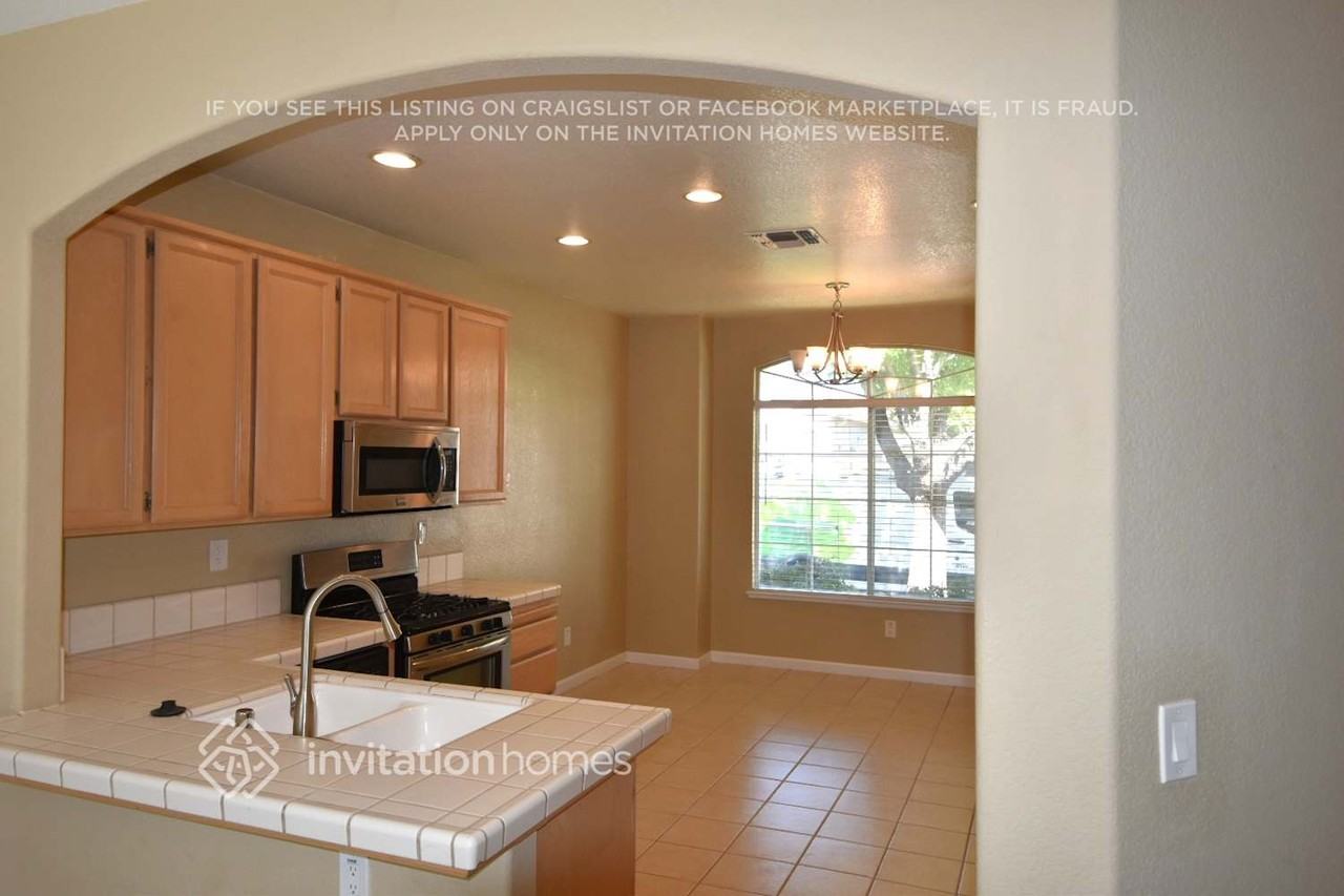 1943 Ajay Dr - Photo 3 of 12