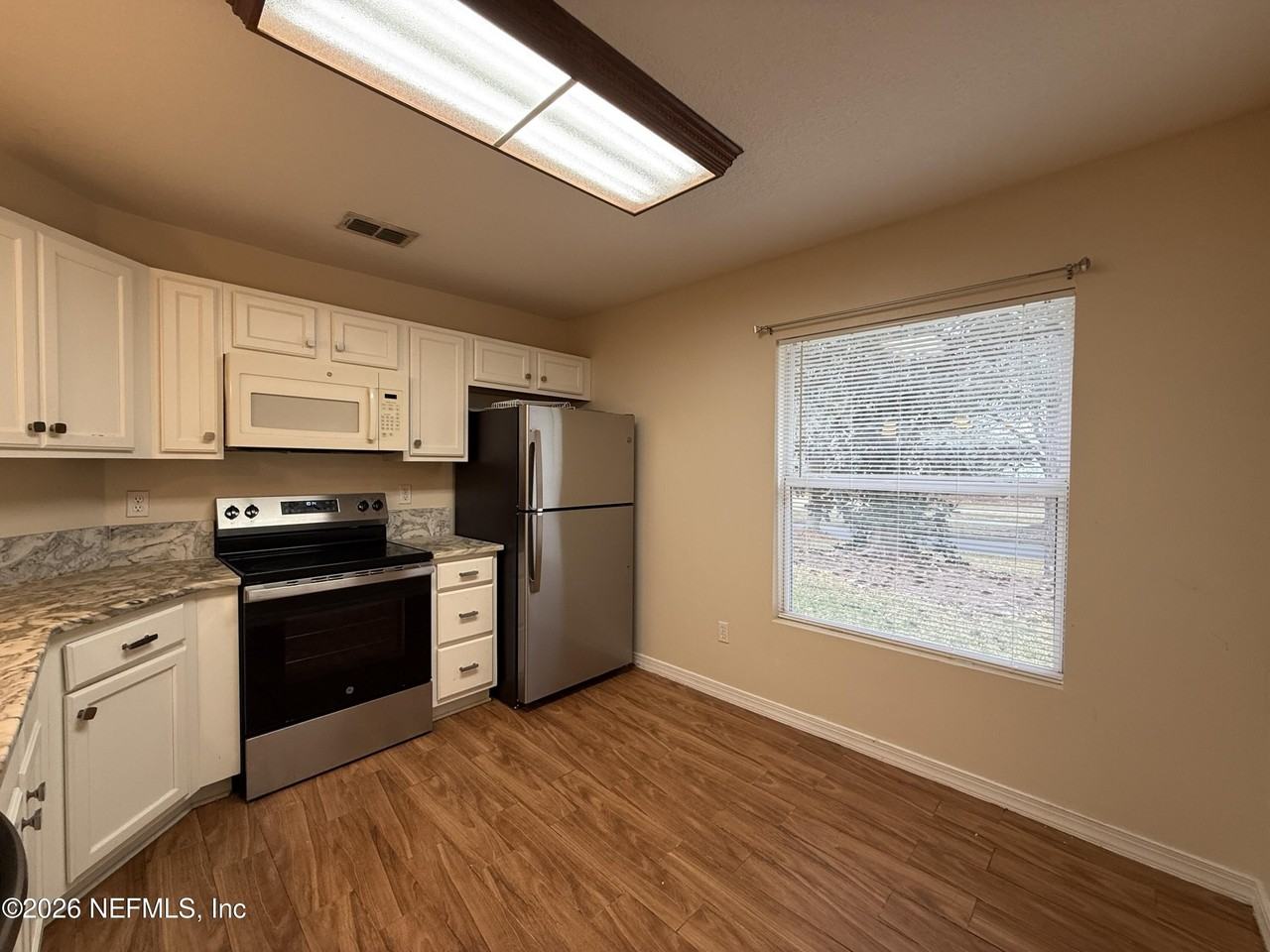 1800 Green Springs Cir #D - Photo 4 of 44