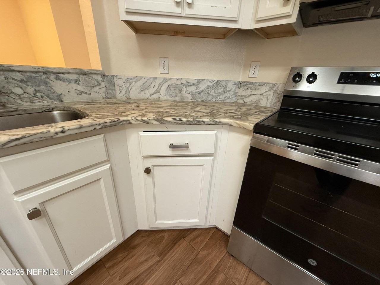 1800 Green Springs Cir #D - Photo 5 of 44