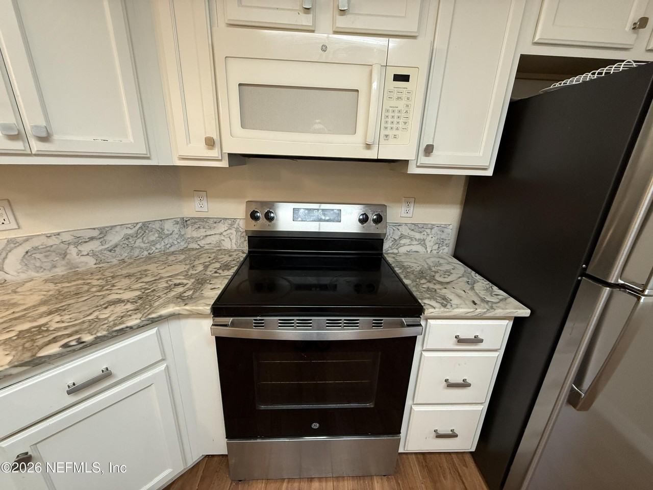 1800 Green Springs Cir #D - Photo 6 of 44