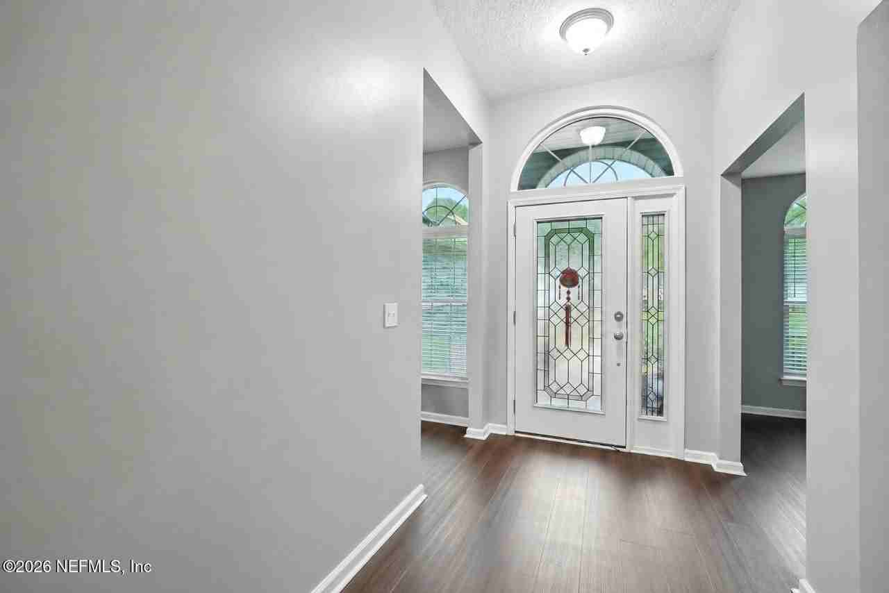 832 Heritage Lakes Dr - Photo 2 of 10