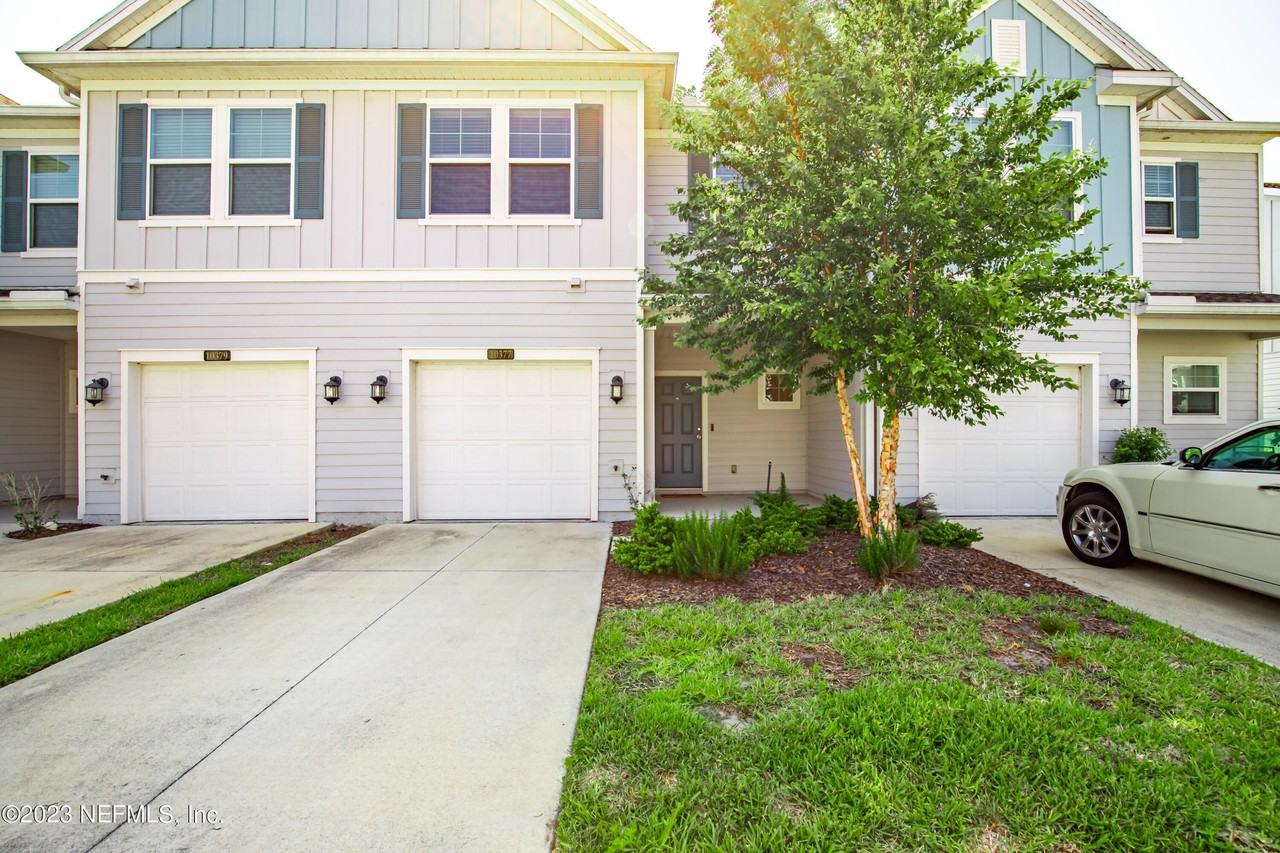 10377 Benson Lake Dr - Photo 2 of 32