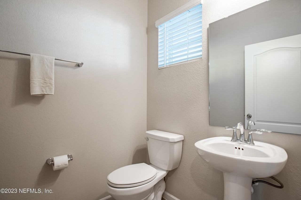 10377 Benson Lake Dr - Photo 5 of 32