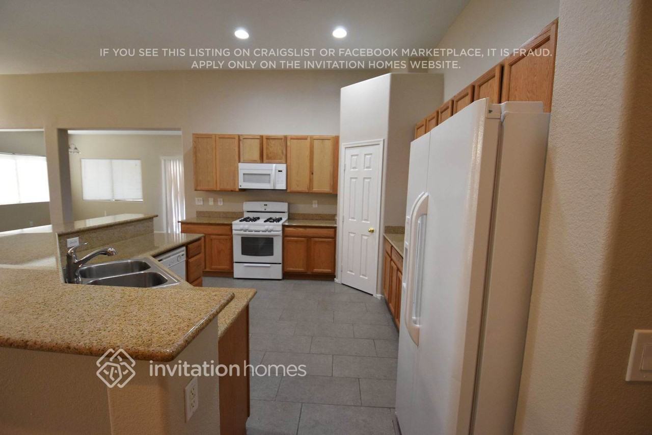 920 Kevin Baker Ave - Photo 3 of 18