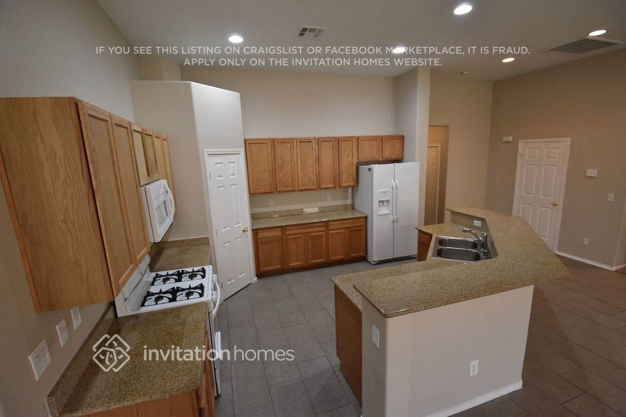 920 Kevin Baker Ave - Photo 4 of 18