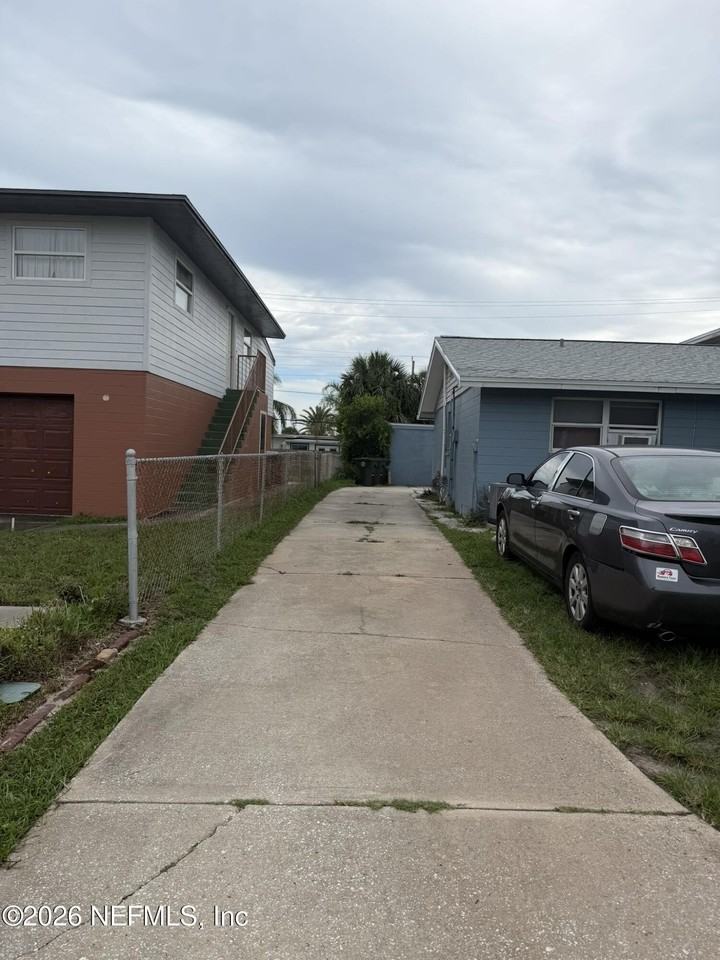 420 Auburn Dr - Photo 2 of 22