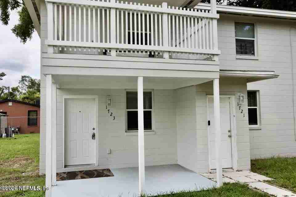 1709 Dot St - Photo 3 of 17