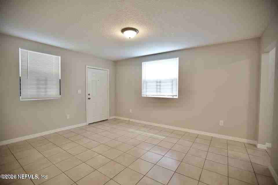 1709 Dot St - Photo 4 of 17