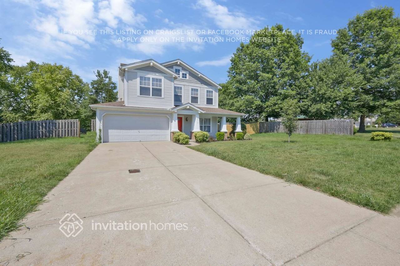 8212 Boone Trce