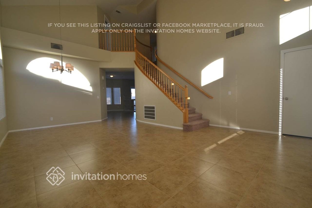 1130 Gainesborough Ct - Photo 2 of 15