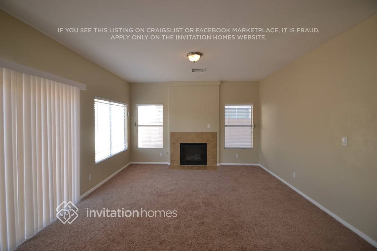 1130 Gainesborough Ct - Photo 3 of 15