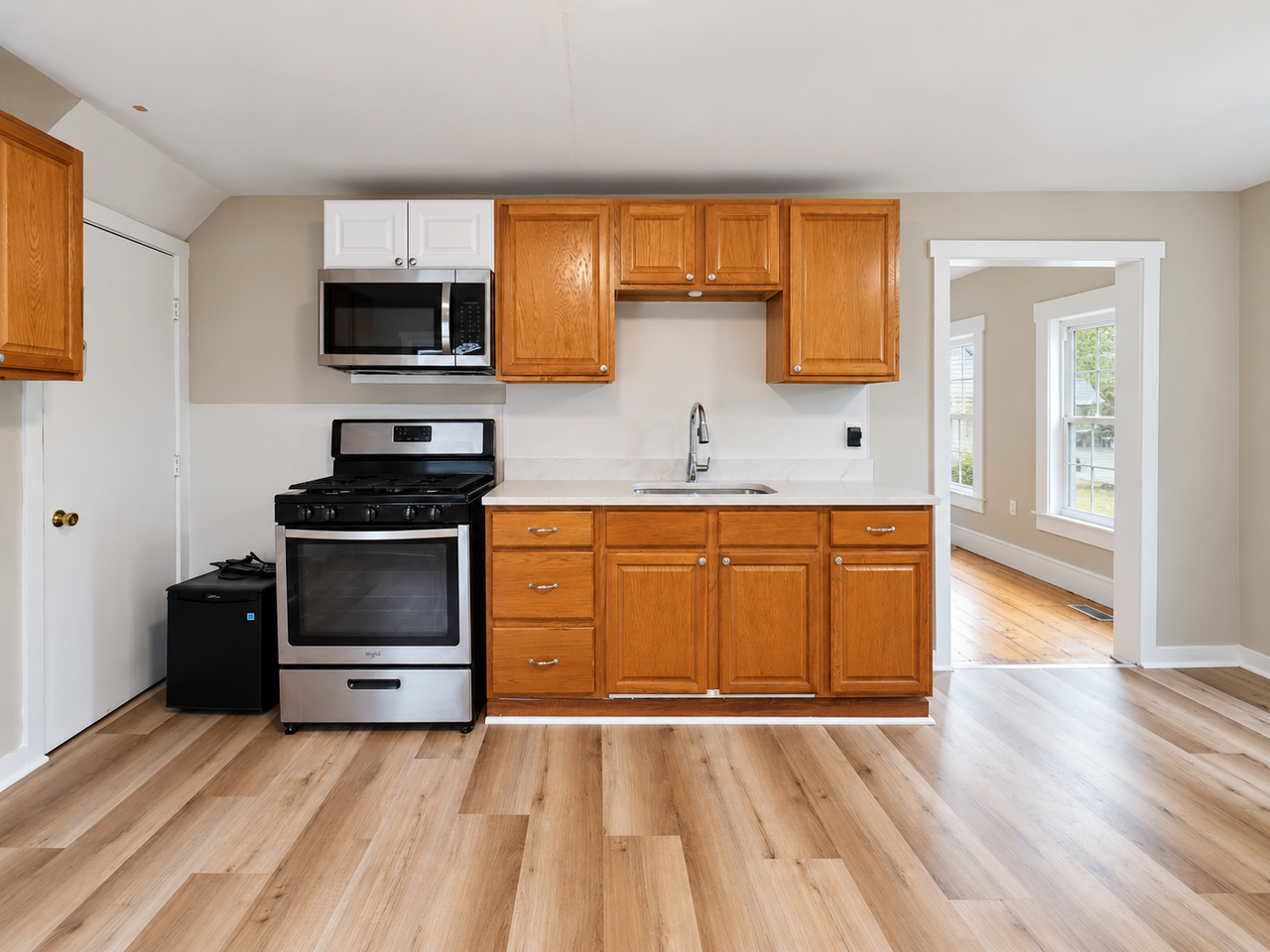 47 Crescent St #B - Photo 3 of 10