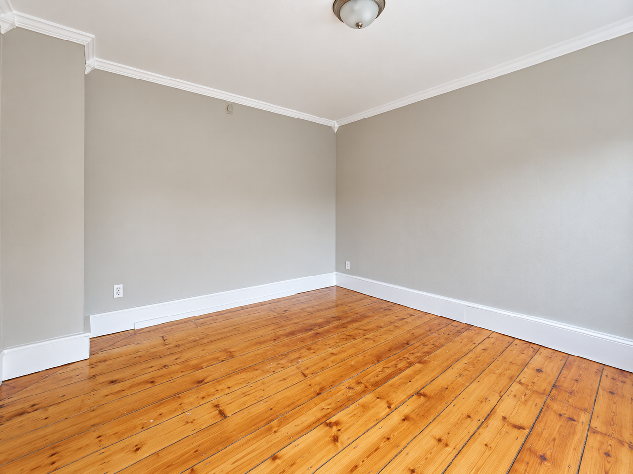 47 Crescent St #B - Photo 4 of 10