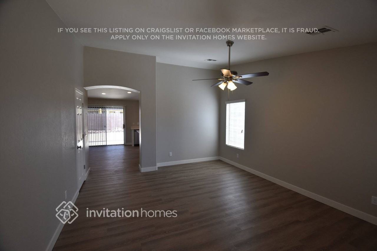 15816 W Apache St - Photo 4 of 19