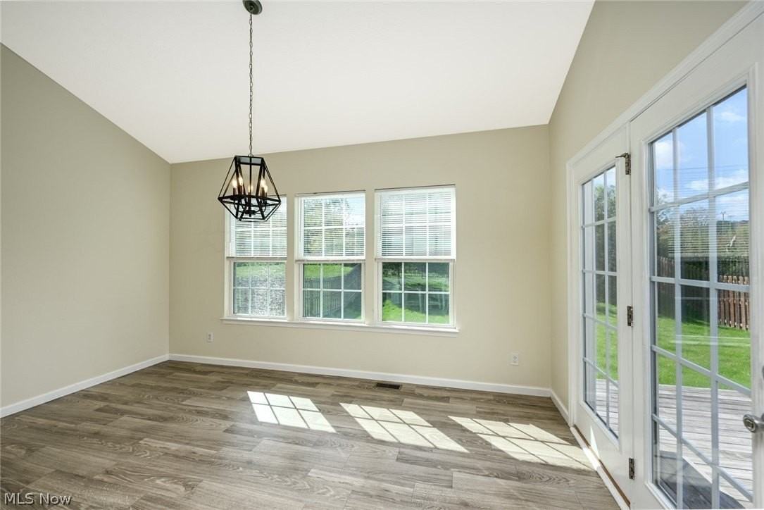10359 Fox Hollow Cir - Photo 5 of 44
