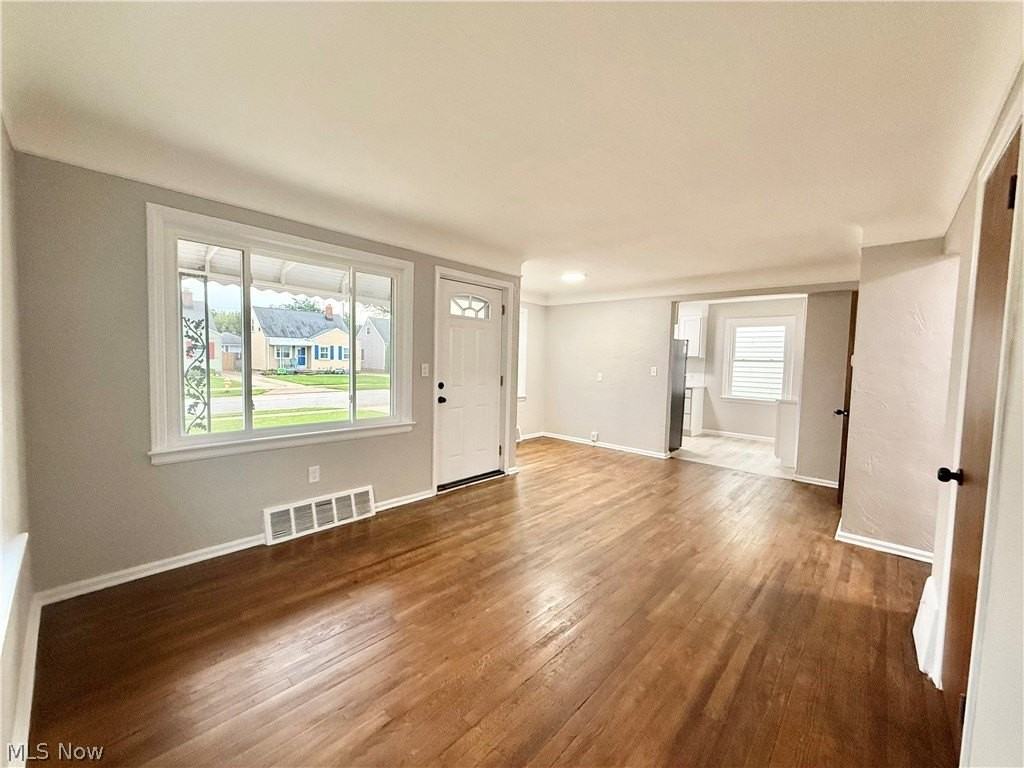 1112 Clearview Ave - Photo 2 of 19