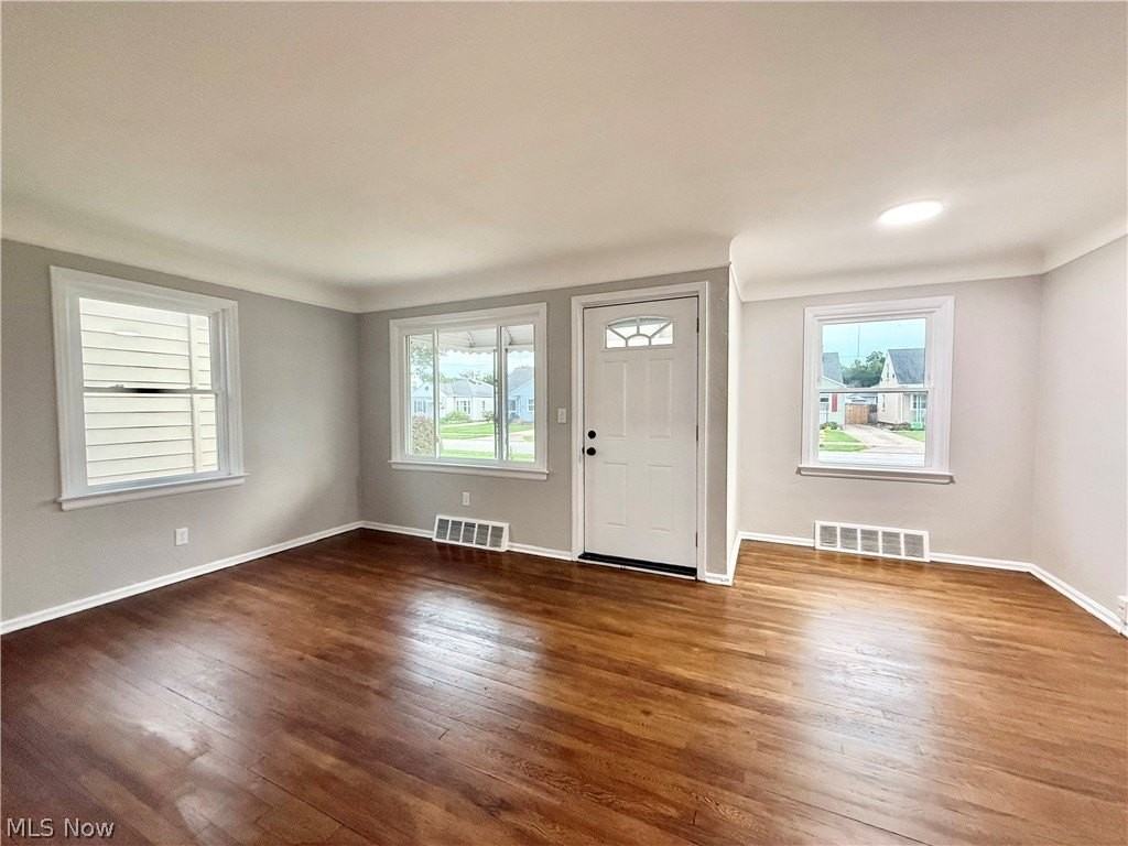 1112 Clearview Ave - Photo 3 of 19