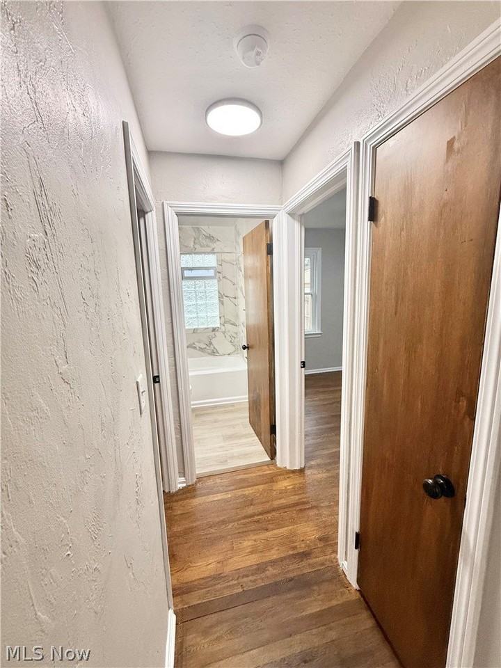 1112 Clearview Ave - Photo 4 of 19
