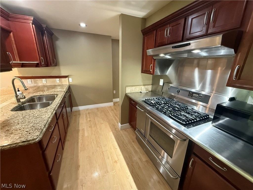9423 Highland Dr - Photo 5 of 24