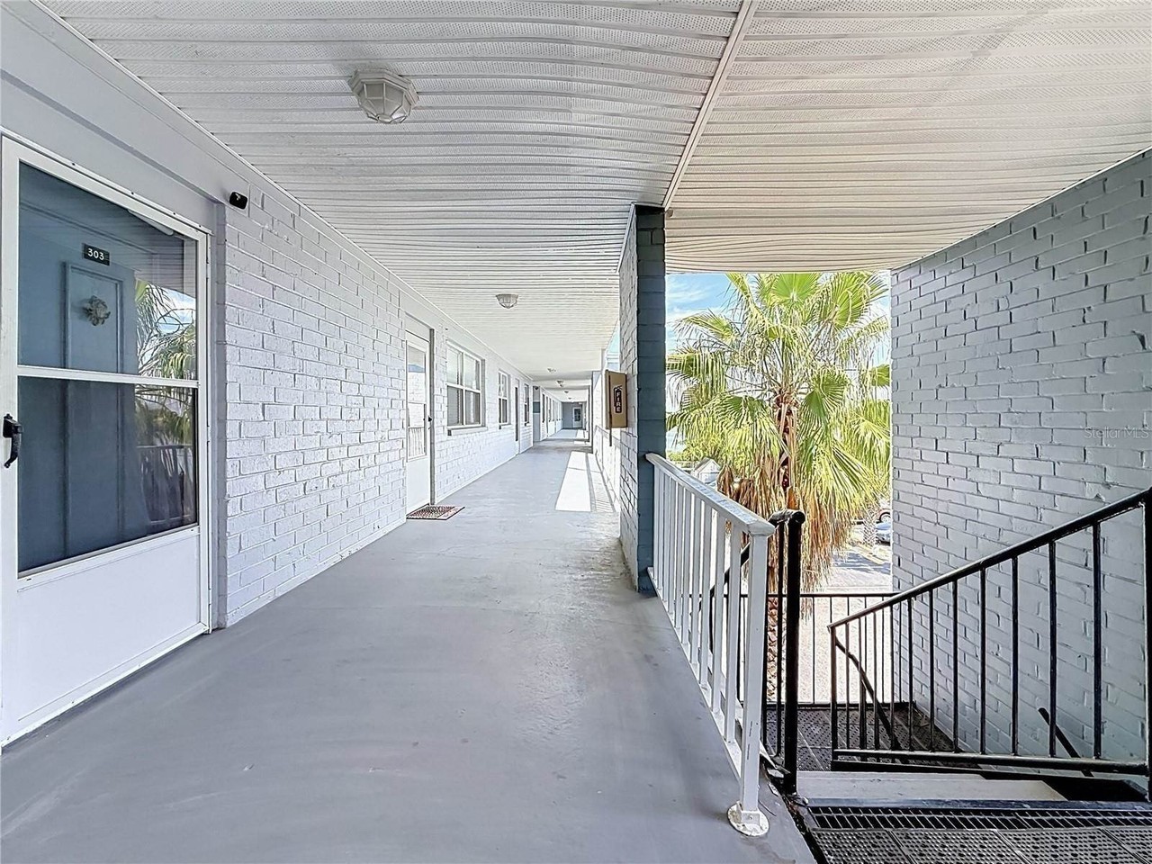 1859 Shore Dr S - Photo 4 of 41