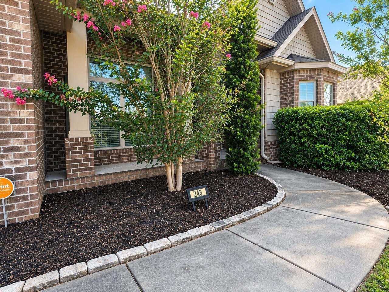 243 Paradise Palm Cir - Photo 2 of 11