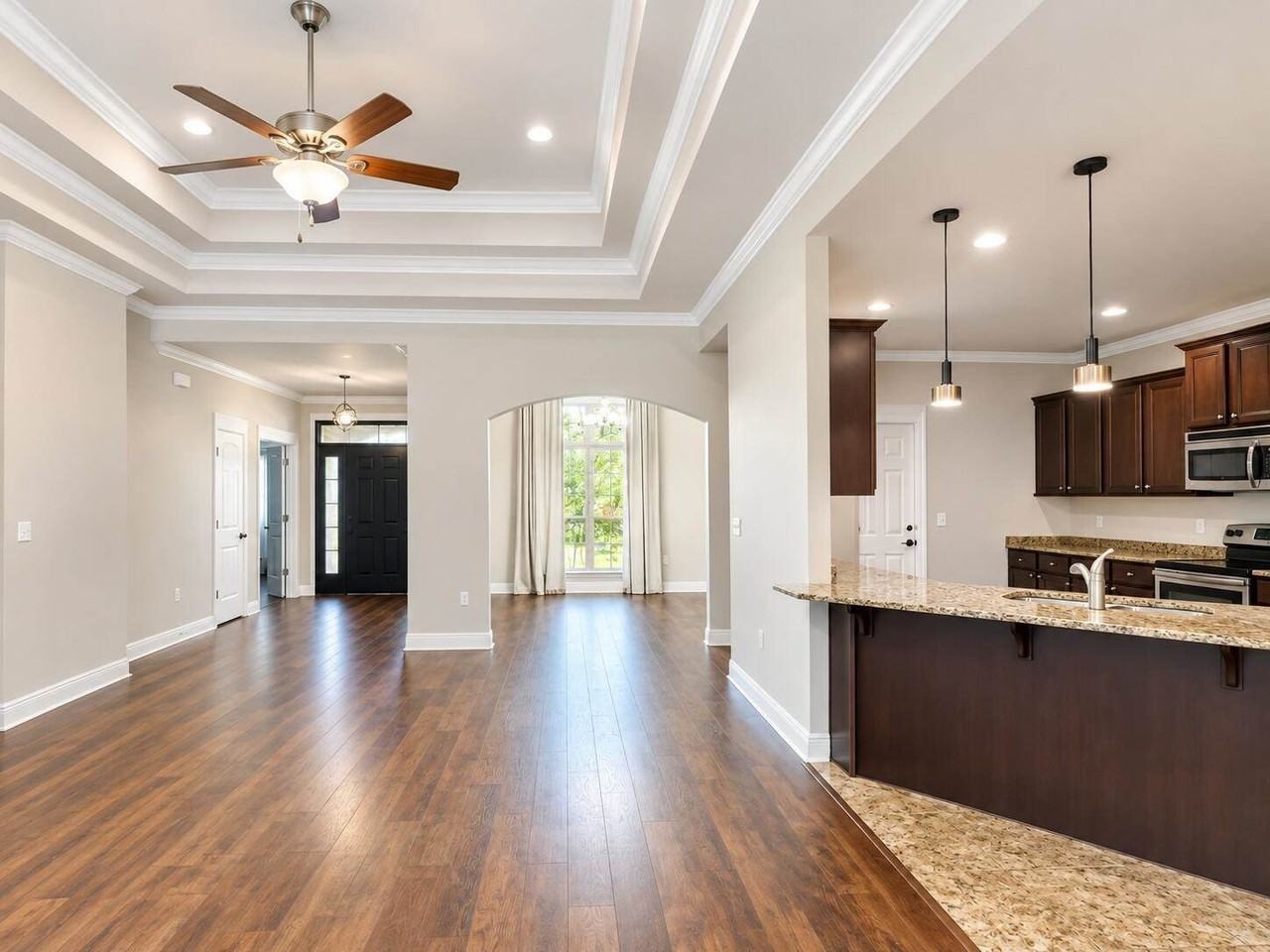 243 Paradise Palm Cir - Photo 5 of 11
