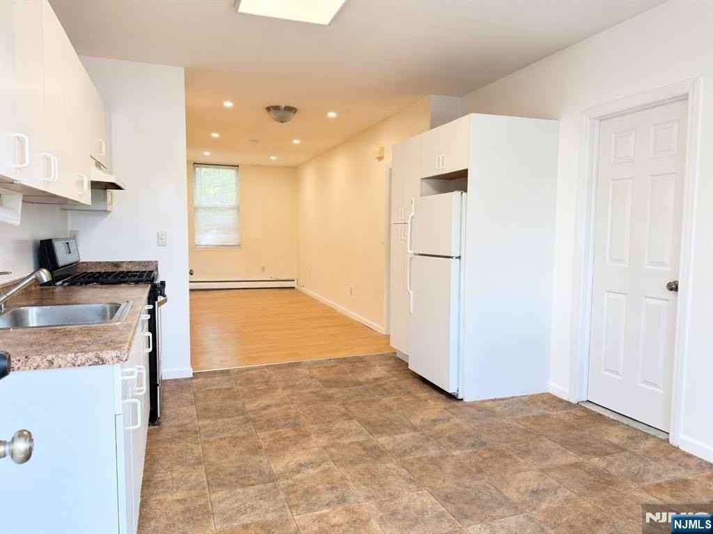 15 Grove St Apt A #15A - Photo 2 of 11