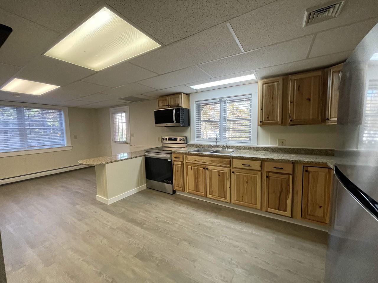 66 Saltmarsh Pond Rd #B - Photo 4 of 17