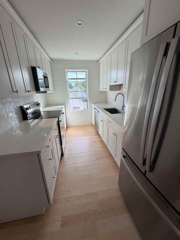 427 Lafayette Rd #3 - Photo 3 of 6