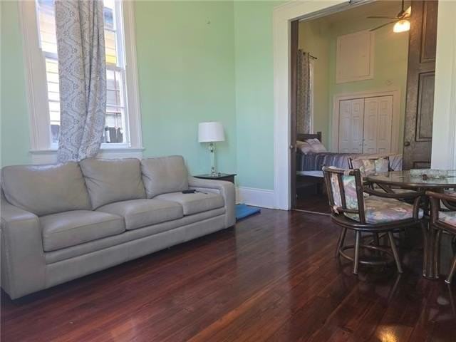 133 Alix St - Photo 3 of 11