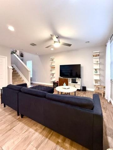 9138 Villa Palma Lane - Photo 4 of 8